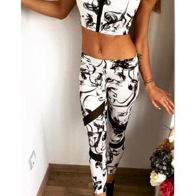 Print Backless Sports Tank Top With Skinny Pants..