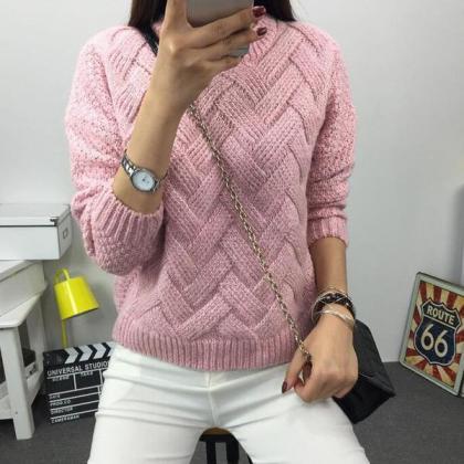 Cable Pattern Knit Scoop Solid Color Pullover..