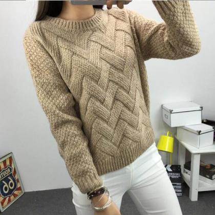 Cable Pattern Knit Scoop Solid Color Pullover..