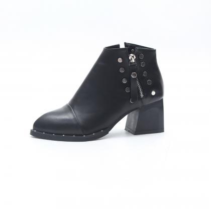 Black Rivet Detailing Low Chunky Heel Ankle Boots..