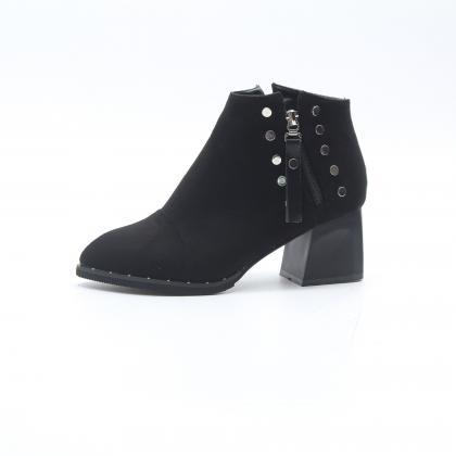 Black Rivet Detailing Low Chunky Heel Ankle Boots..