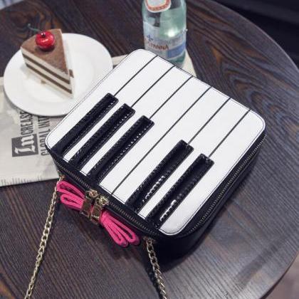 Distinctive Piano Keys Pattern Crossbody Bag