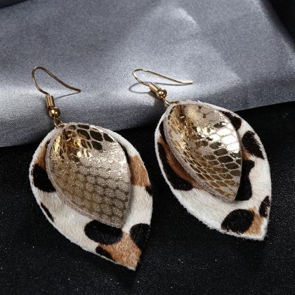 Leaf Shaped Leather Simple Style Earrings