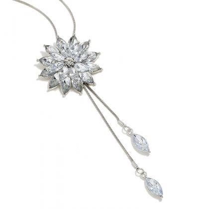 Fashionable And Versatile Crystal Snowflake..