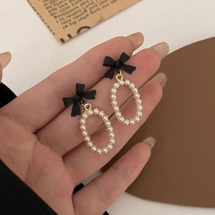 Original Pearls Bow Geometry Earrings