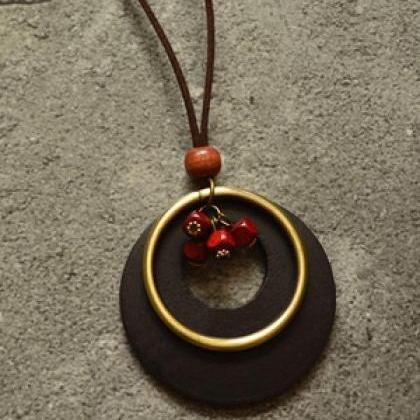 Simple Circle Shape Wood Pendant Necklace