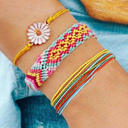 Daisy Pattern Colorful Bracelet Set