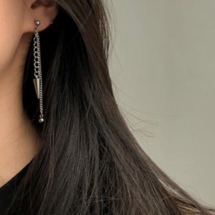 1 Pc Normcore Punk Solid Color Tasseled Earrings..