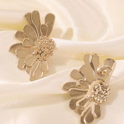 Vintage Alloy Flower Earrings