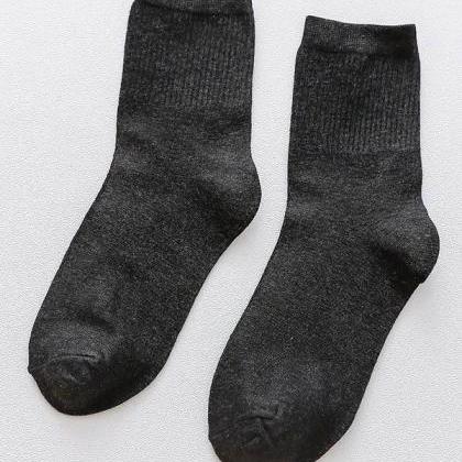 Black Solid Color Breathable Cotton Socks