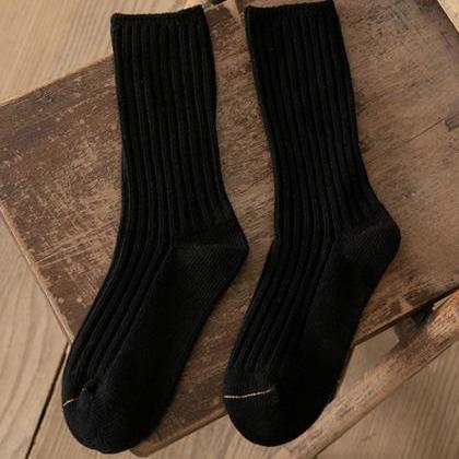 Black Vintage Casual Simple Socks