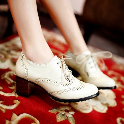 British Style Carved Classy Lace Up Oxford Shoes