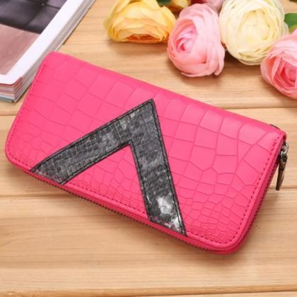 Women Synthetic Leather Wallet Zipper Around Plaid..