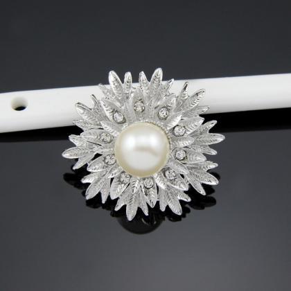 Beautiful Alloy Pearl Flower Brooch