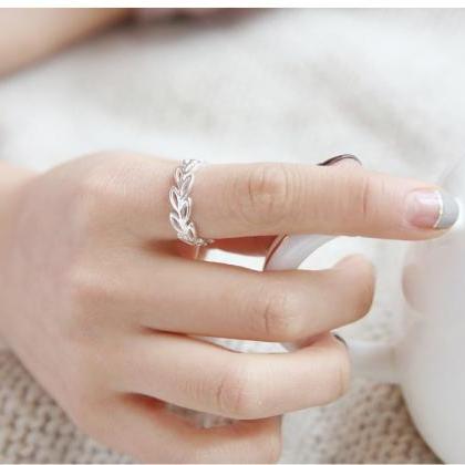 Simple Fashion Rings Hollow Out Leaves
