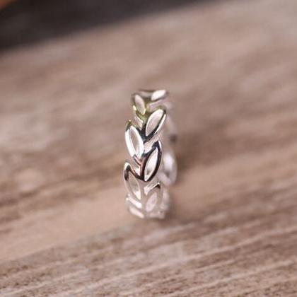 Fashion Simple Leaves Open Ring Hollow Out