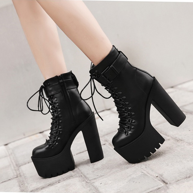 Huge platform boots hot sale