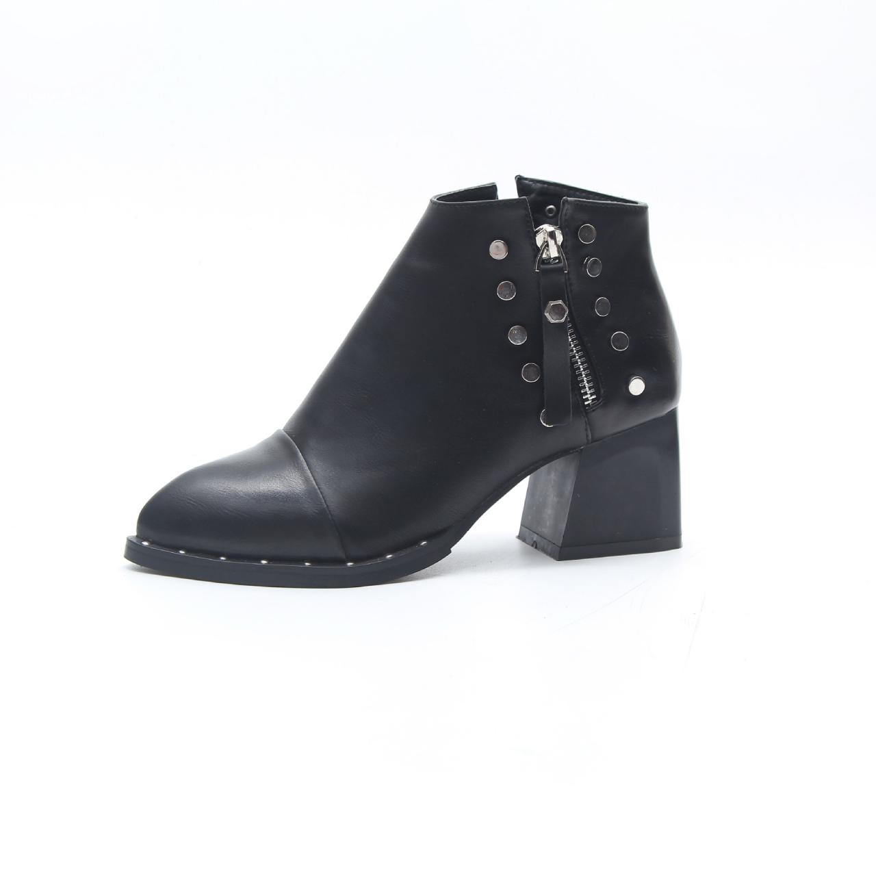 Black Rivet Detailing Low Chunky Heel Ankle Boots With Side Zipper