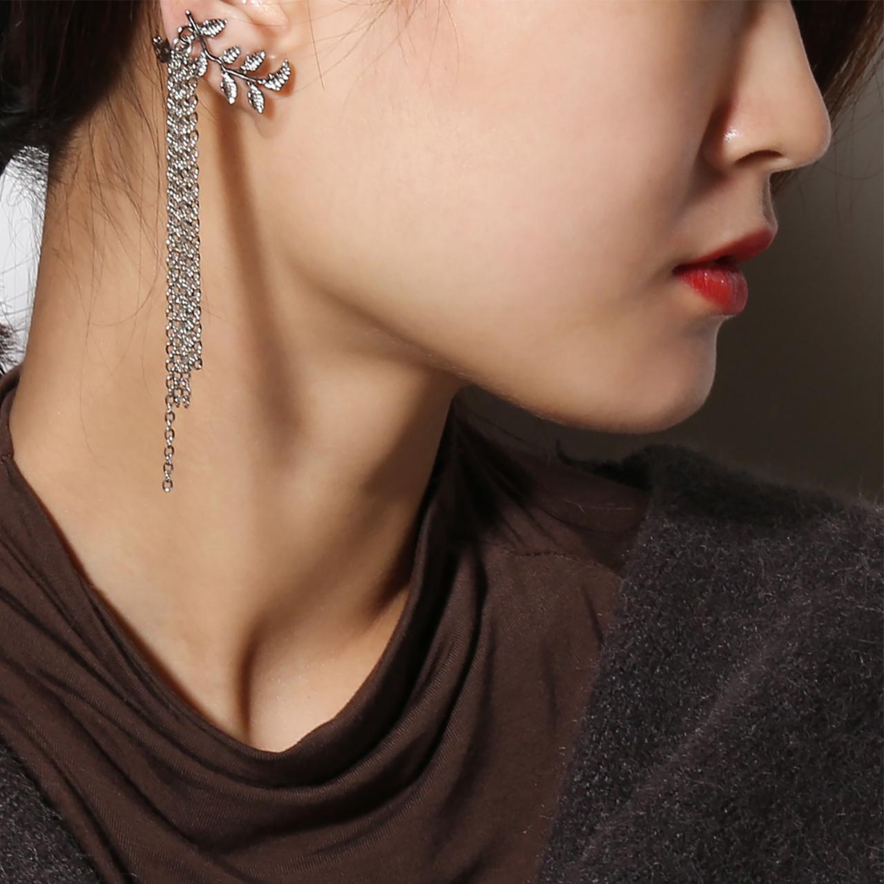 Fashion Alloy Leaf Fringe Earrings