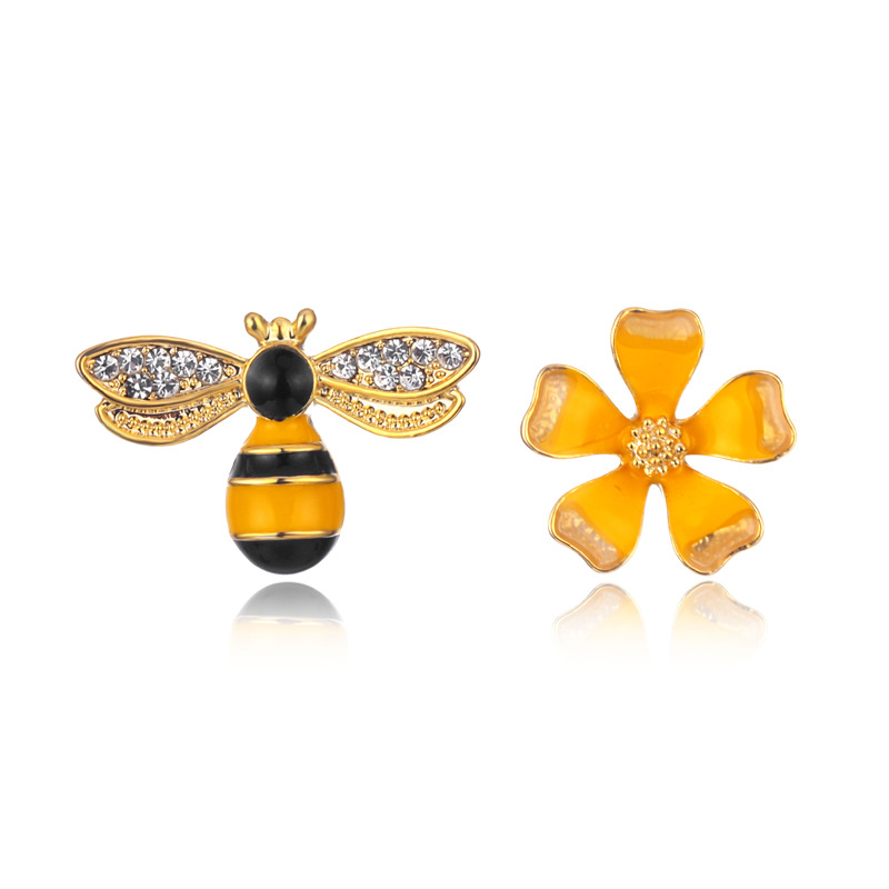 Honey Bee Flower Oil Earrings With Asymmetric Diamond Earrings