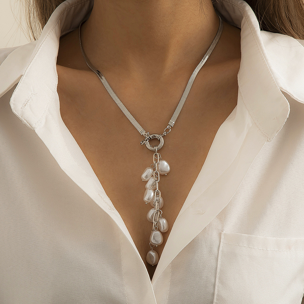 Baroque Court Style Imitation Pearl Tassel Necklace-silvery