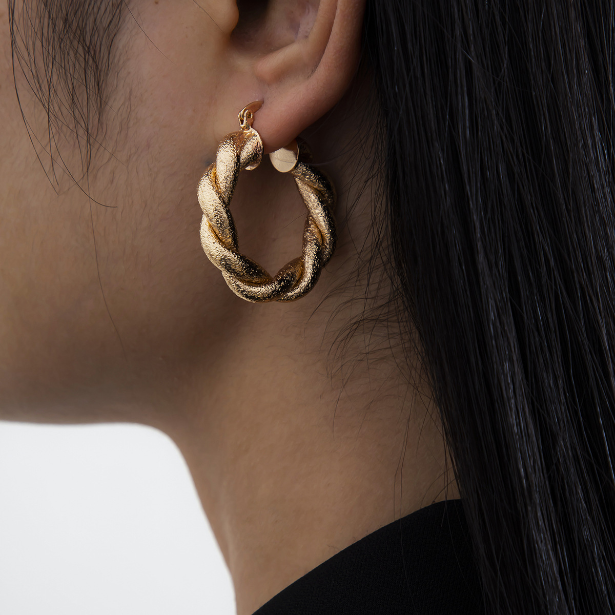 Frosted French Retro Twist Twist Geometric Earrings-golden