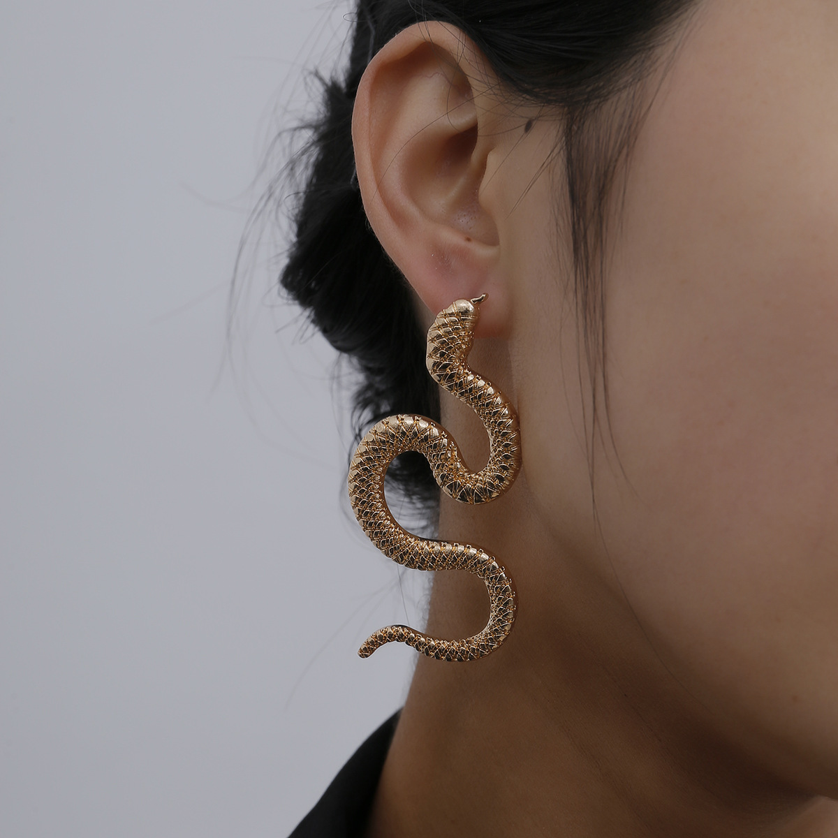 Geometric Exaggeration Snake Fashion Relief Long Earrings-golden