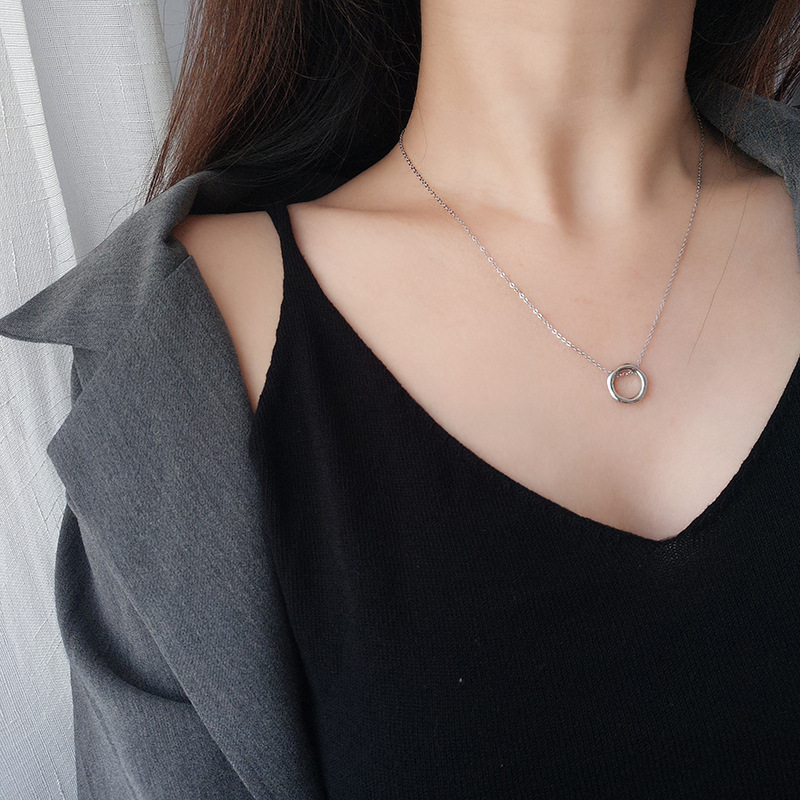 Silvery Collarbone Chain Irregular Design Circle Necklace