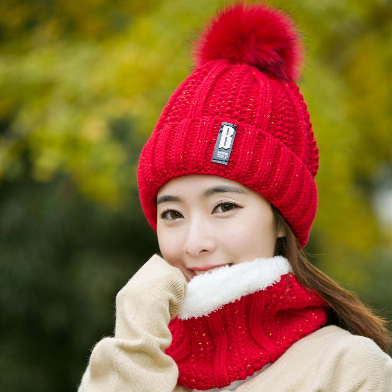 Red Standard B Women's Outdoor Plush Thickened Standard Wool Hat In Winter
