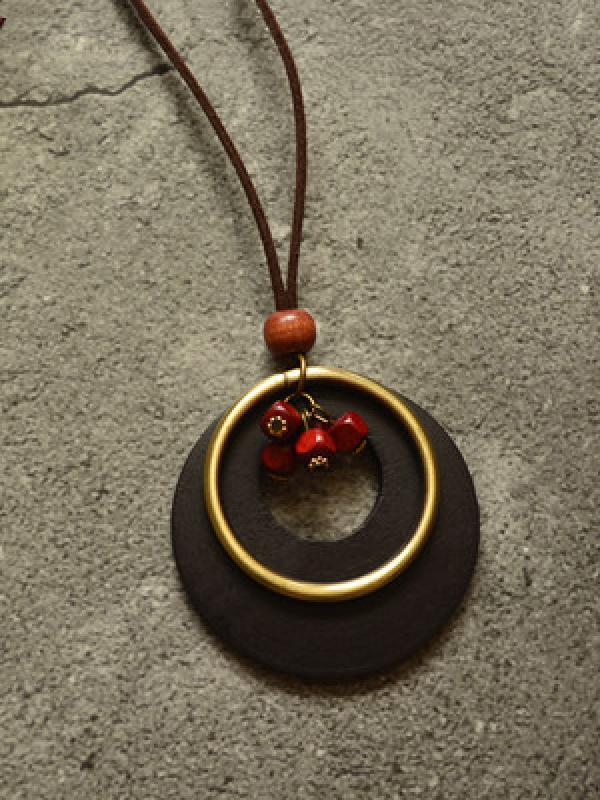 Simple Circle Shape Wood Pendant Necklace