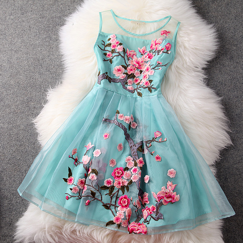 Charming Flower Embroidery Short Skater Dress（lu09020）