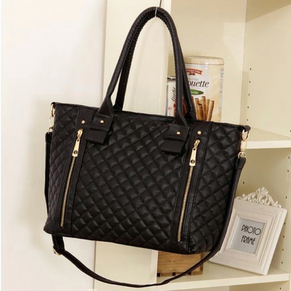 Diamond Quilted Leather Tote Bag Featuring A Detachable Shoulder Strap