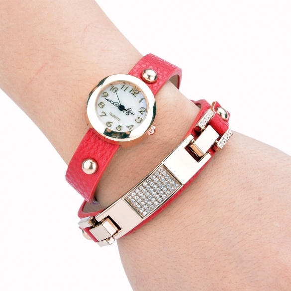 Women Vintage Synthetic Leather Strap Watch The Set Screw Rivets Bracelet Watch
