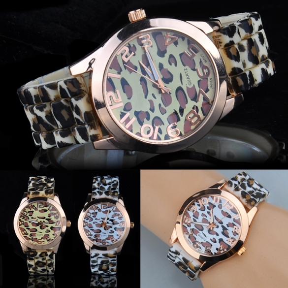 Quartz Women Leopard Grain Round Dial Wrist Watch