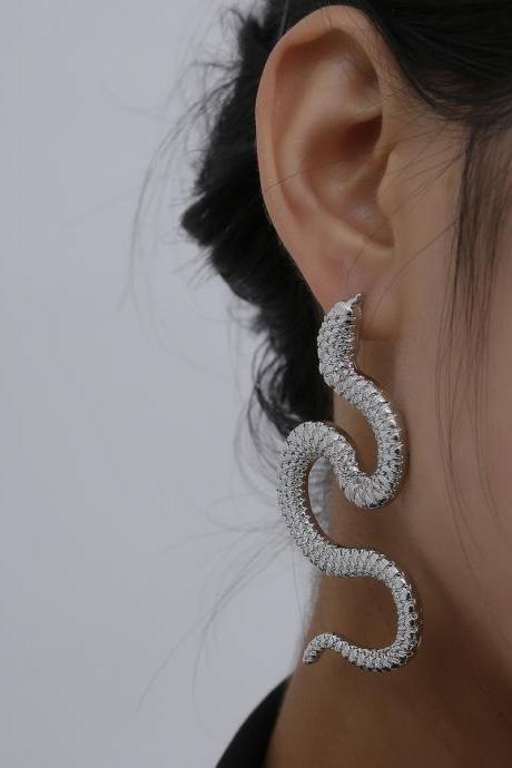 Geometric Exaggeration Snake Fashion Relief Long Earrings-silvery