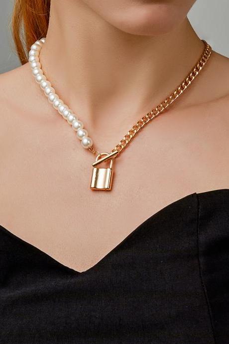 Pearl mosaic Necklace creative Vintage Metal thick chain lock head clavicle chain
