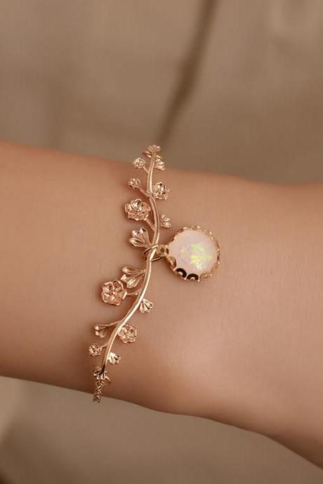 Retro simple temperament Bracelet Fashion Camellia women's wear Bracelet
