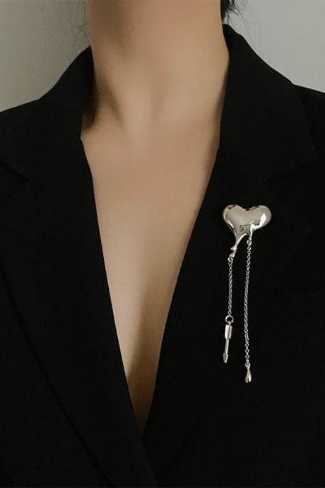 Original Chic Heart Shape Chain Tassels Brooch