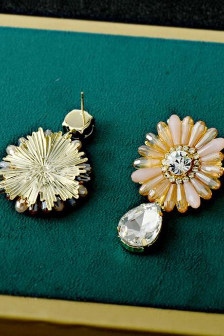 CHAMPAGNE Original Vintage Asymmetric Floral Earrings Accessories