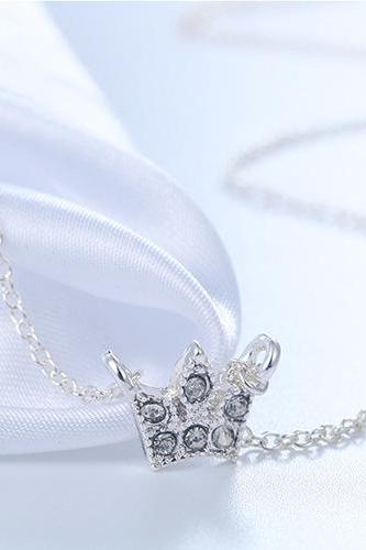 Fashion Full Of Diamond Imperial Crown Pendant Necklace