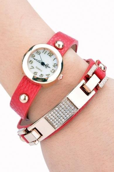 Women Vintage Synthetic Leather Strap Watch The Set Screw Rivets Bracelet Watch