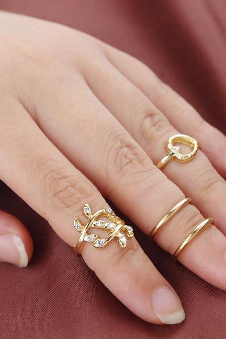 Crystal Heart-shaped Leaves Loops Four-piece Ring Set