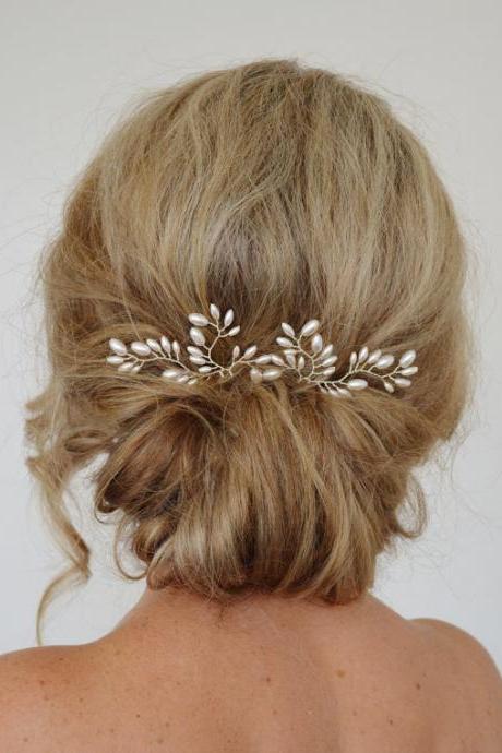 Beautiful White Pearl Bridal Hairpin