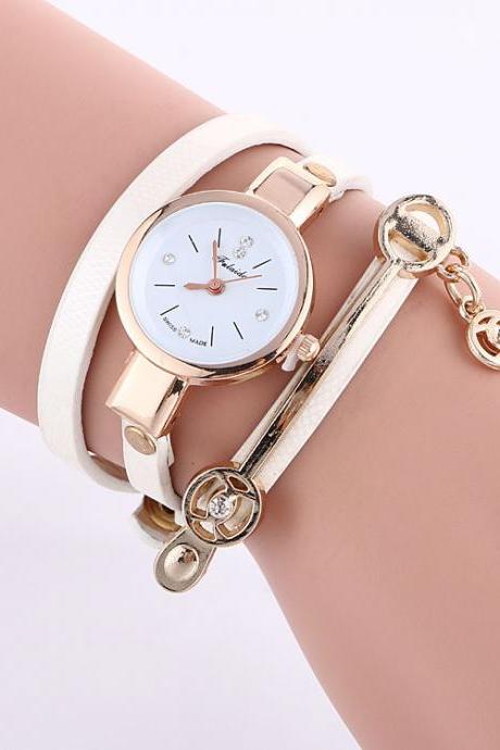 Classic Small Dial Wrap Metal Decoration Watch