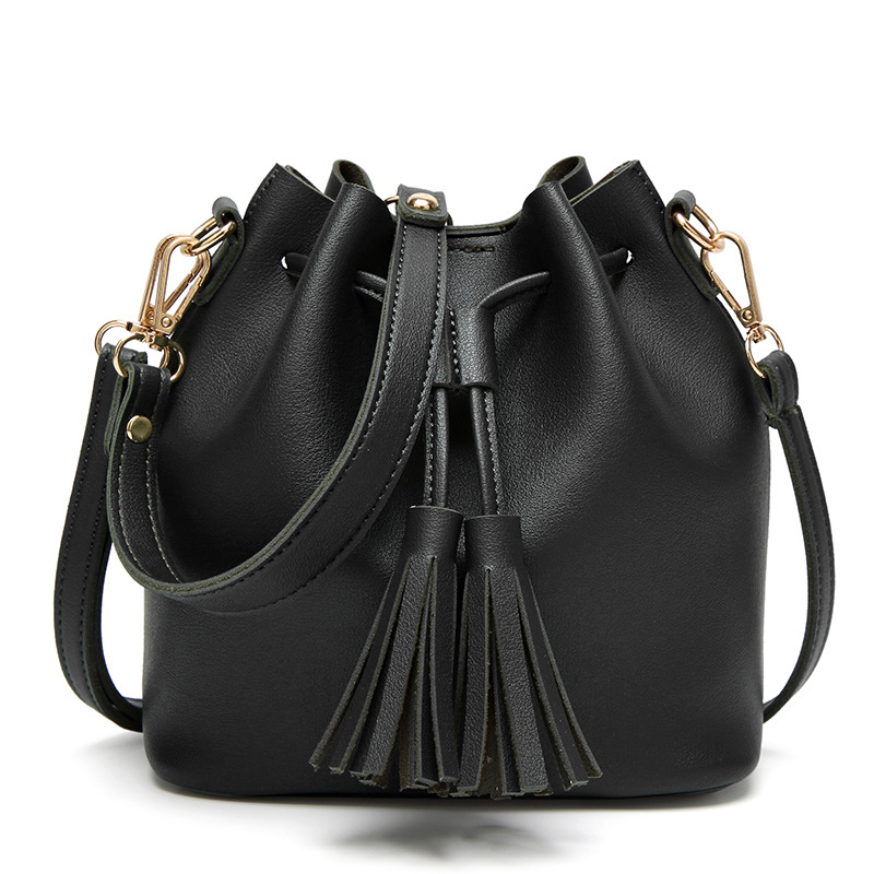 Trendy Tassel Hasp Crossbody Bag on Luulla