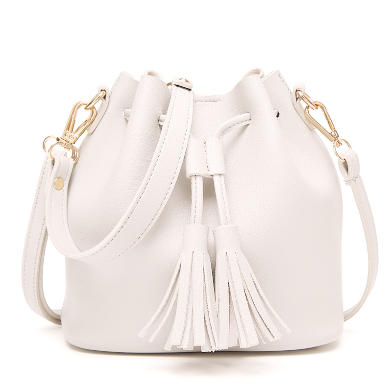 Trendy Tassel Hasp Crossbody Bag on Luulla